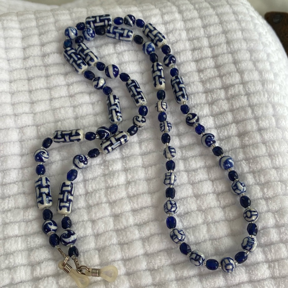 Glasses chain